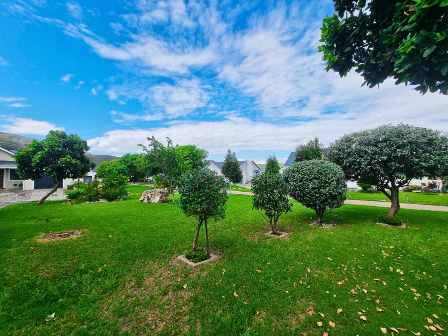 2 Bedroom Property for Sale in Sandbaai Western Cape